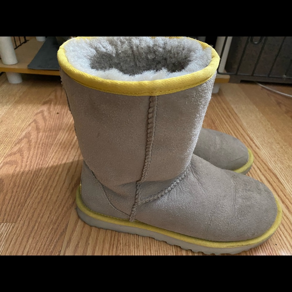 Ugg boots - Picture 3 of 4